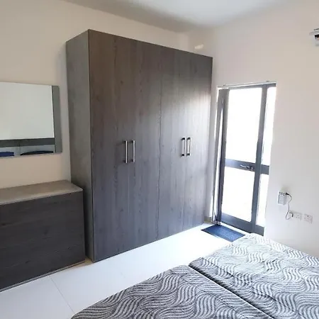 Sb3 - Stylish Penthouse - Superb Location Msida