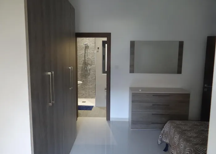 Sb3 - Stylish Penthouse - Superb Location 아파트 음시다